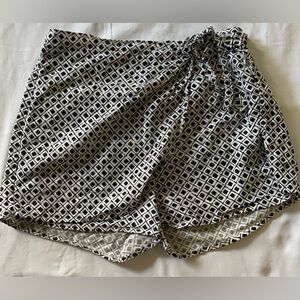 Urban Outfitters Monochrome Geometric Skorts Size 0